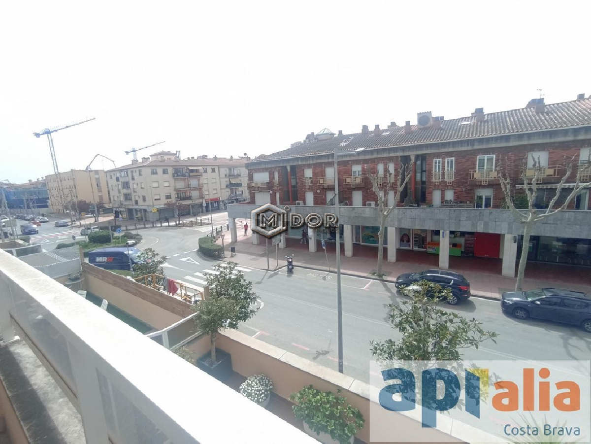 ÀTIC AMB TERRASSA A PALAMOS (ZONA AVENIDA)